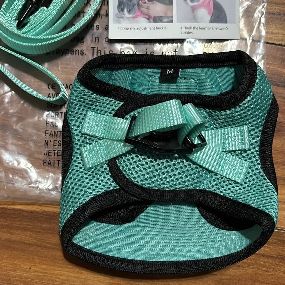 Fayogoo mint green cat harness & leash, size Medium , New In Package.